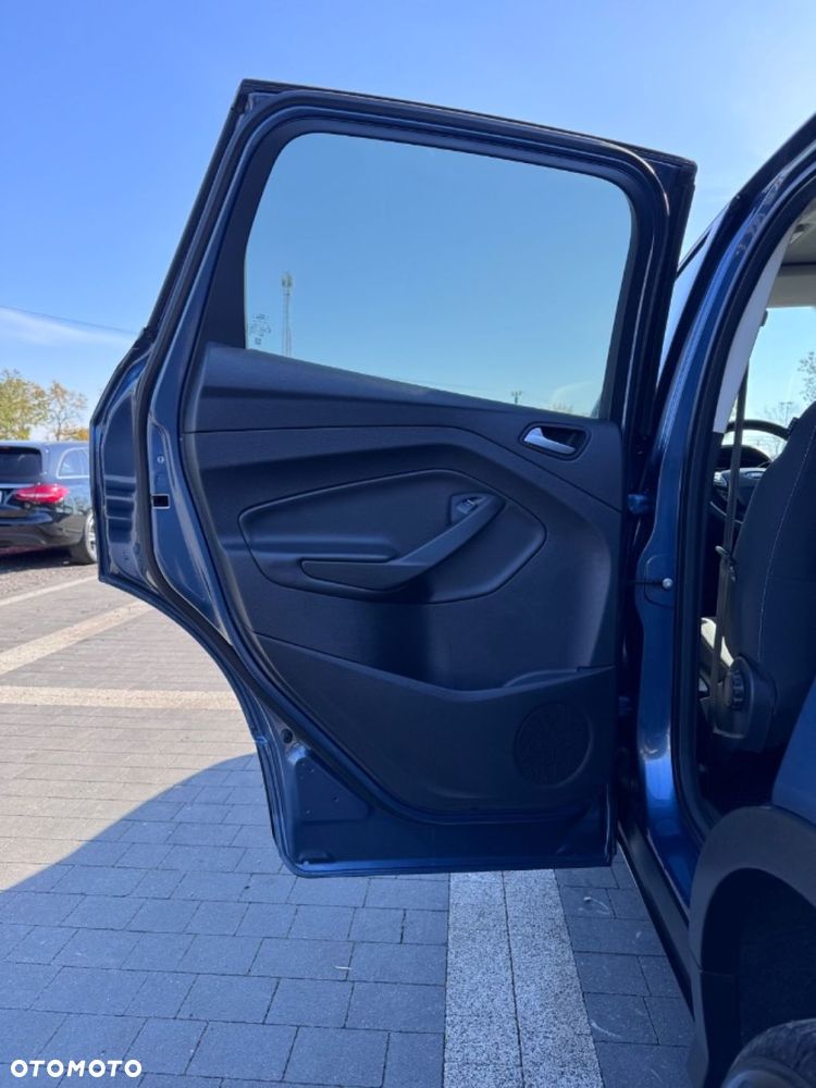 Ford Kuga - 31