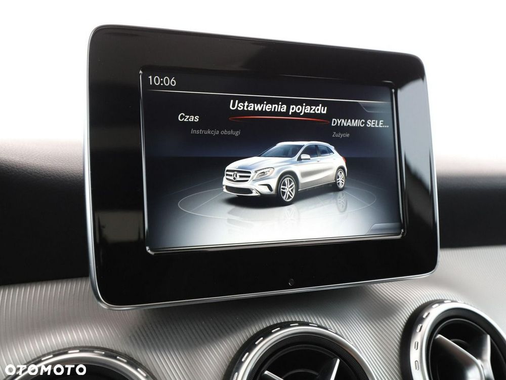 Mercedes-Benz GLA 200 7G-DCT - 24