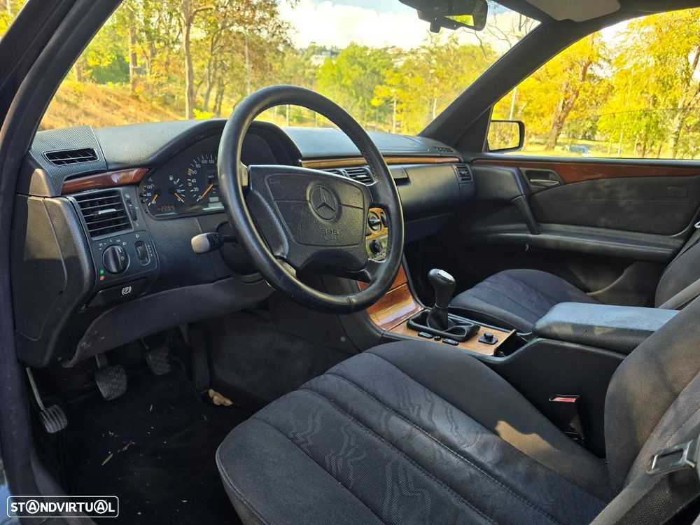 Mercedes-Benz E 220 D Elegance - 7