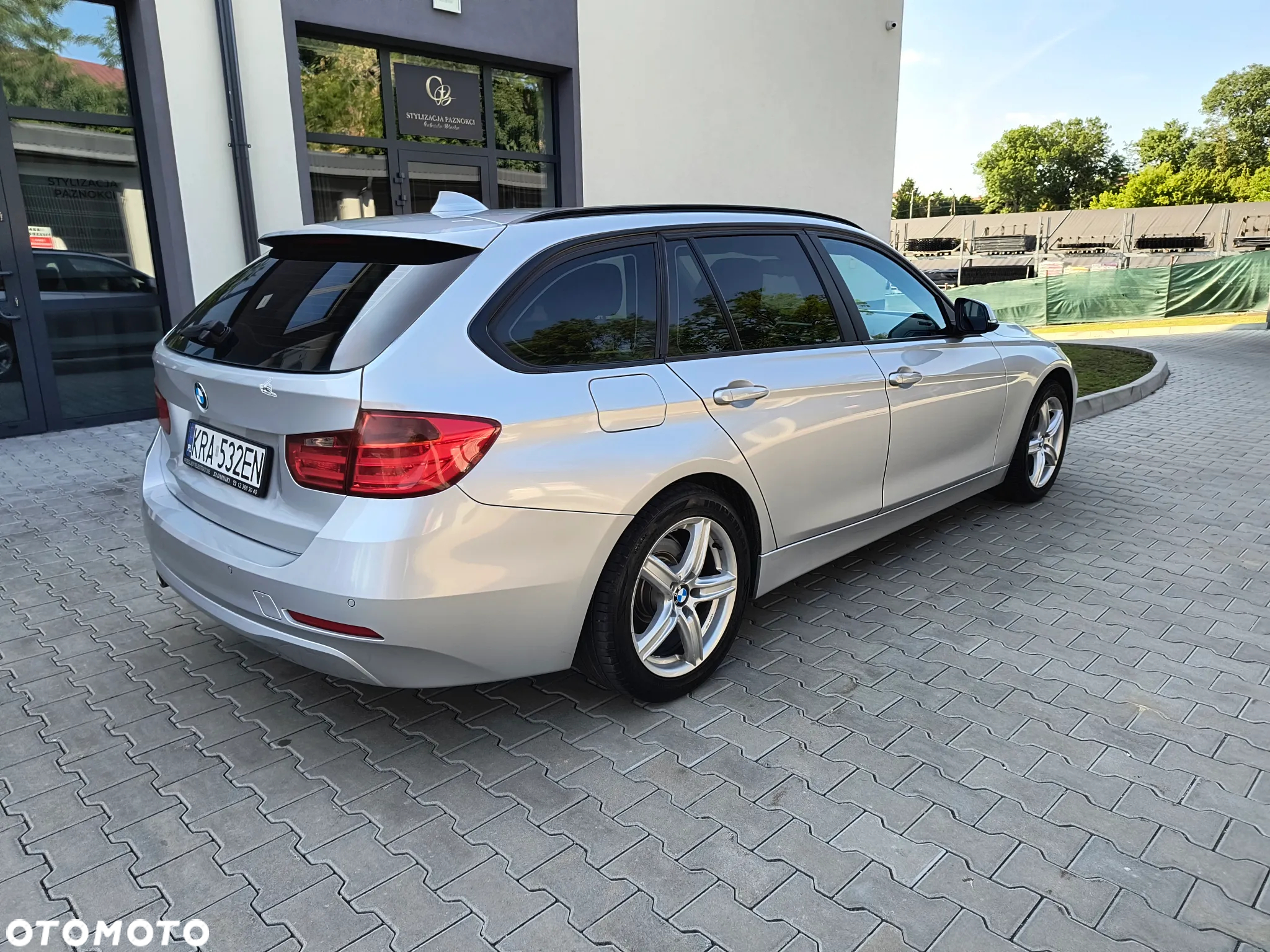 BMW Seria 3 320d DPF Touring - 23