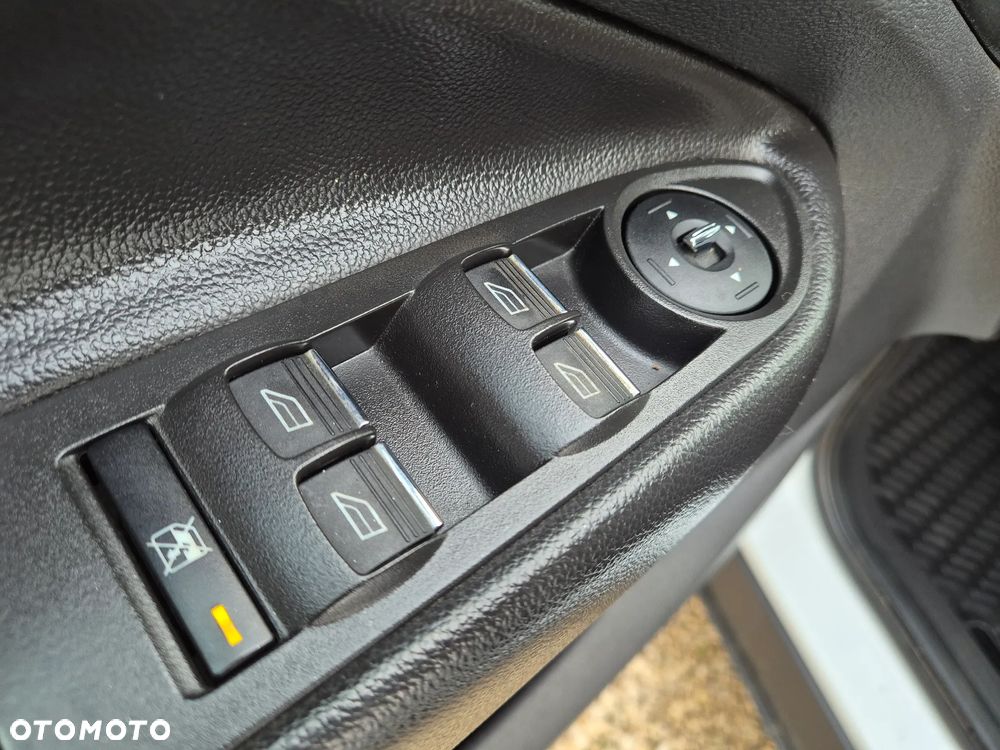 Ford Kuga 2.0 TDCi 2x4 Individual - 6