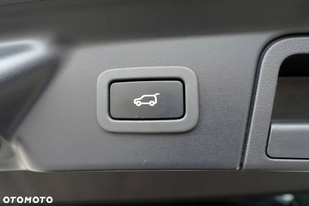 Land Rover Range Rover Velar 3.0d R-Dynamic - 37