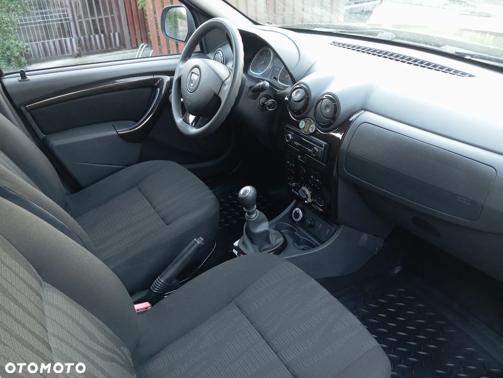 Dacia Duster 1.6 Laureate 4x4 - 39