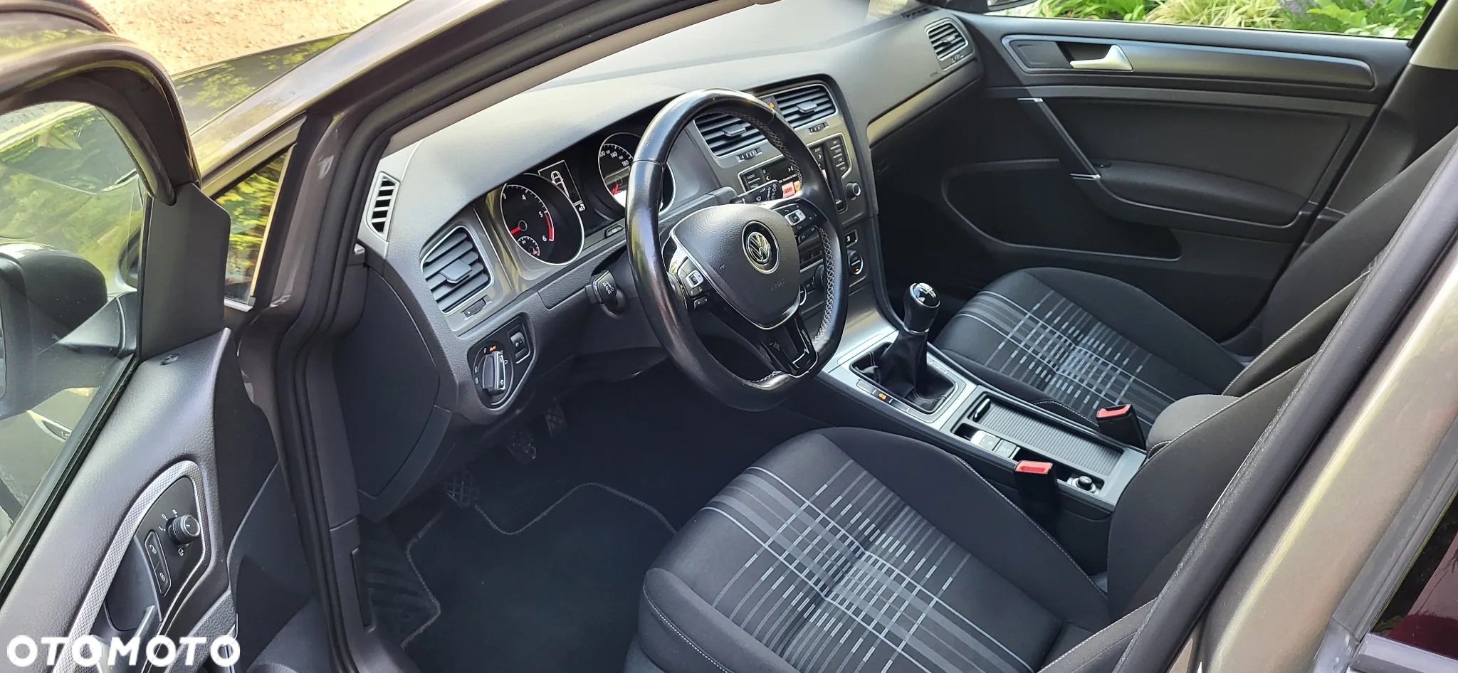 Volkswagen Golf Variant 1.6 TDI BlueMotion Technology Lounge - 25