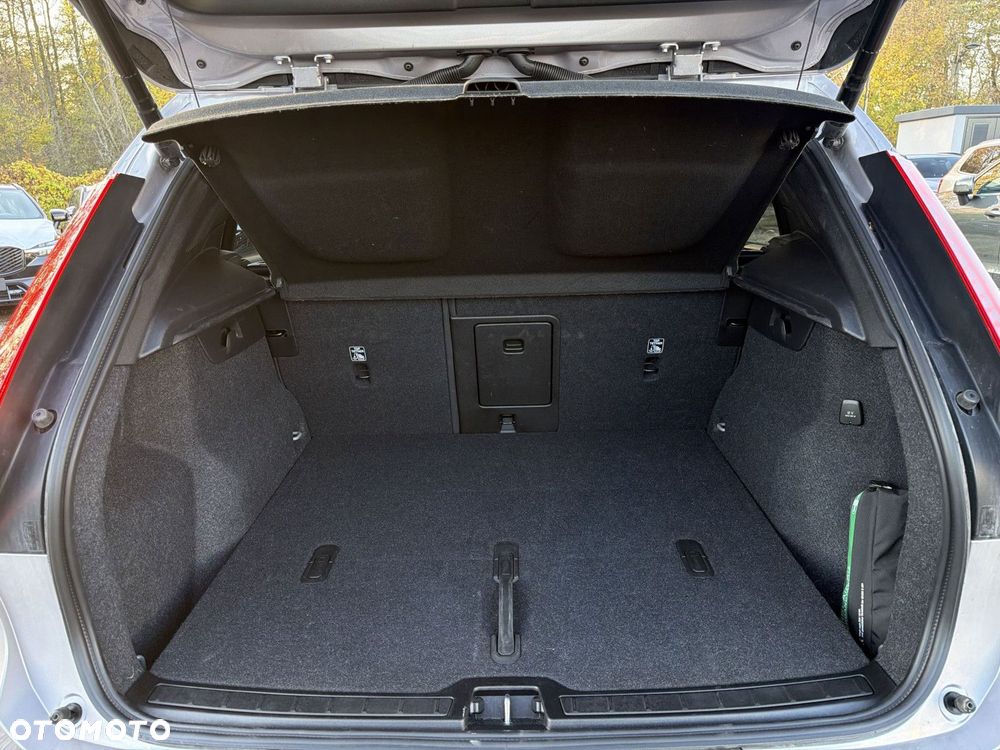 Volvo XC 40 - 30