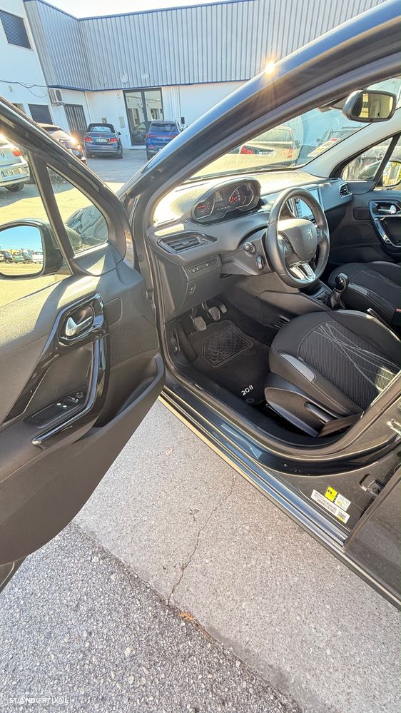Peugeot 208 1.2 PureTech Style - 15