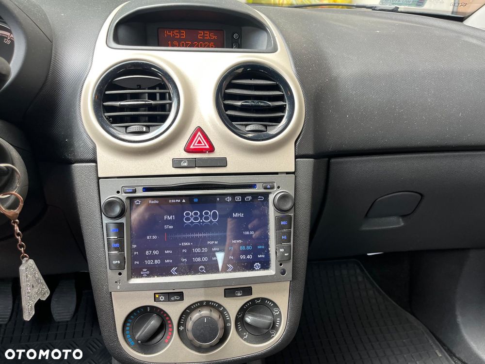 Opel Corsa 1.2 16V Cosmo - 15