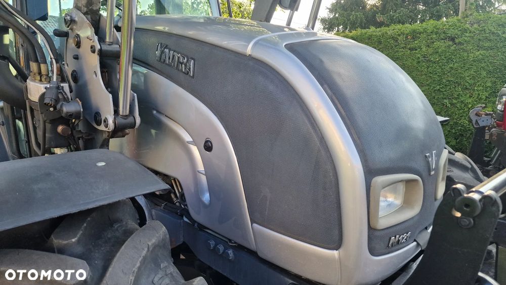 Valtra N121 HiTech, 130 koni, SISU 4cyl TURBO INTECOOLER, 141, 111, 101 - 20