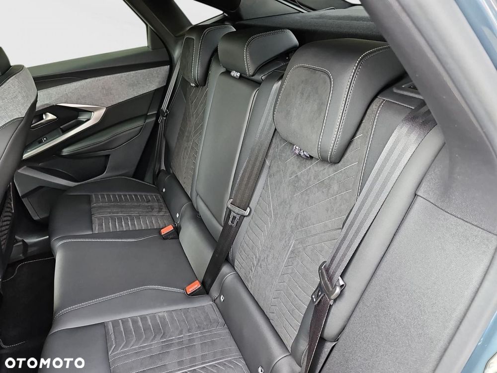 Peugeot 3008 1.2 PureTech mHEV GT S&S e-DCS6 - 14