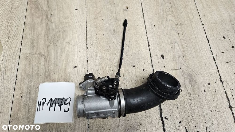 Przepustnica prawa BMW R12300 GS  13547672732 - 1