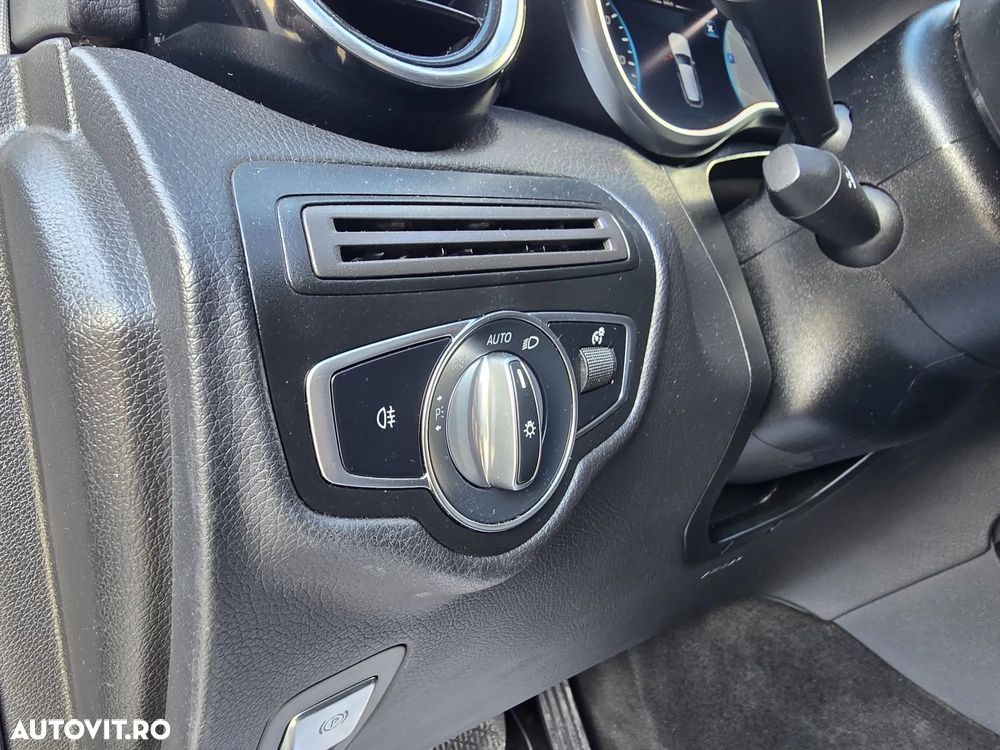 Mercedes-Benz GLC 300 d 4MATIC - 33