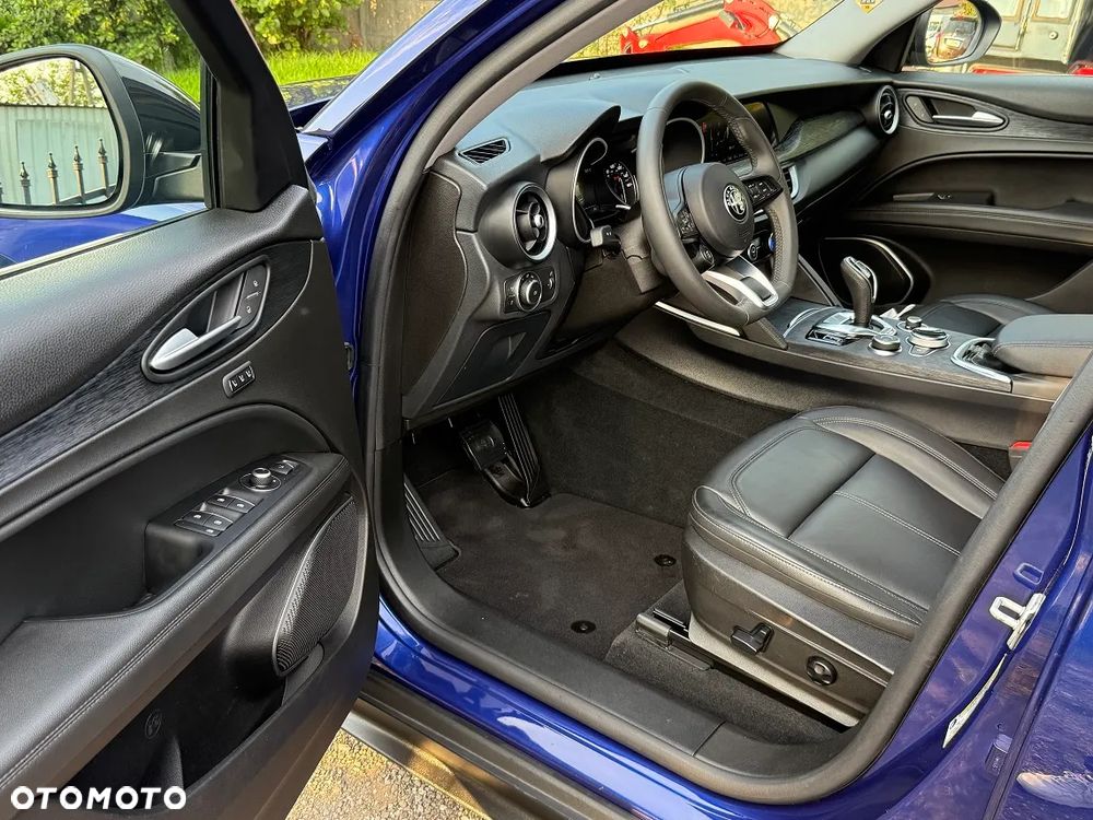 Alfa Romeo Stelvio 2.0 Turbo 16V AT8-Q4 Veloce - 6