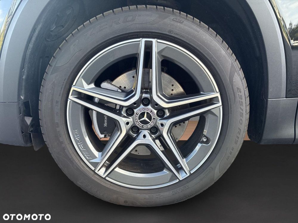 Mercedes-Benz GLB - 11