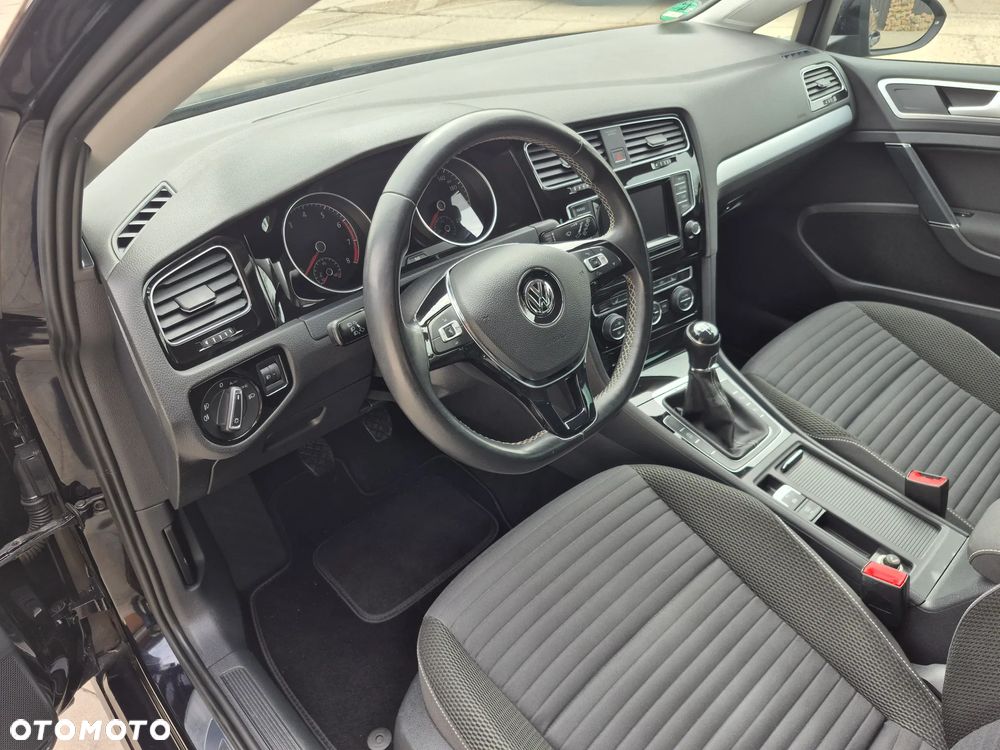 Volkswagen Golf - 18