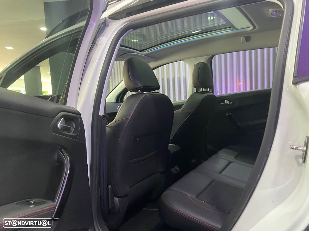 Peugeot 2008 1.5 BlueHDi GT Line - 16