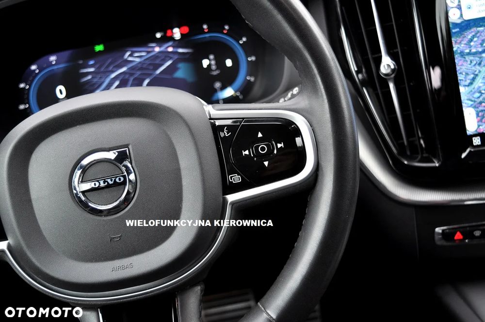 Volvo XC 60 B4 D Plus Dark - 25