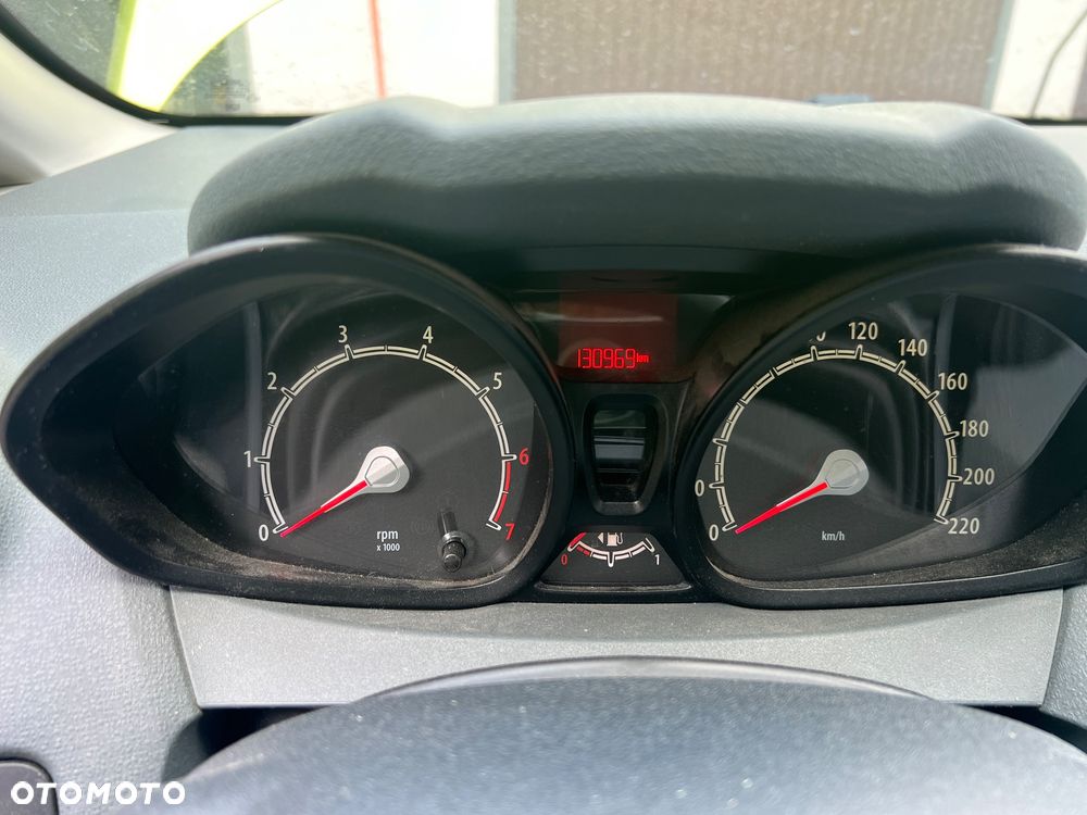 Ford Fiesta - 23