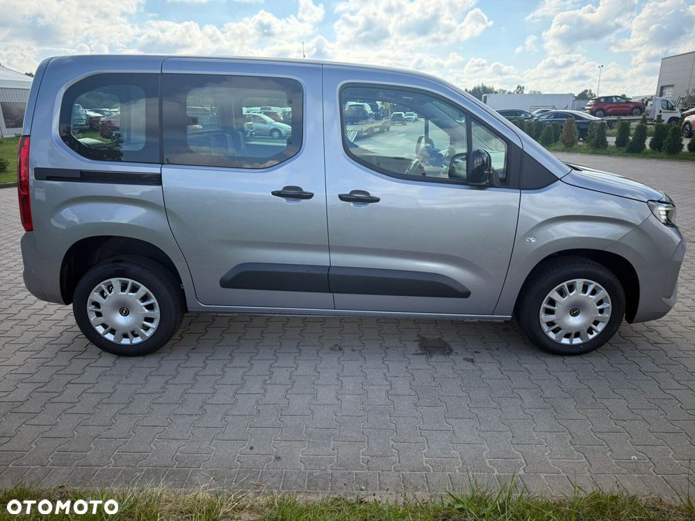 Opel Combo Combo Kombi Edition Plus 1.2 PureTech 110 KM S&S MT6 - 8
