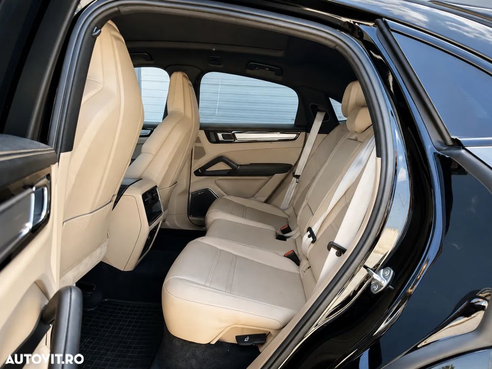 PORSCHE Cayenne Coupe 2022 — imagine 6