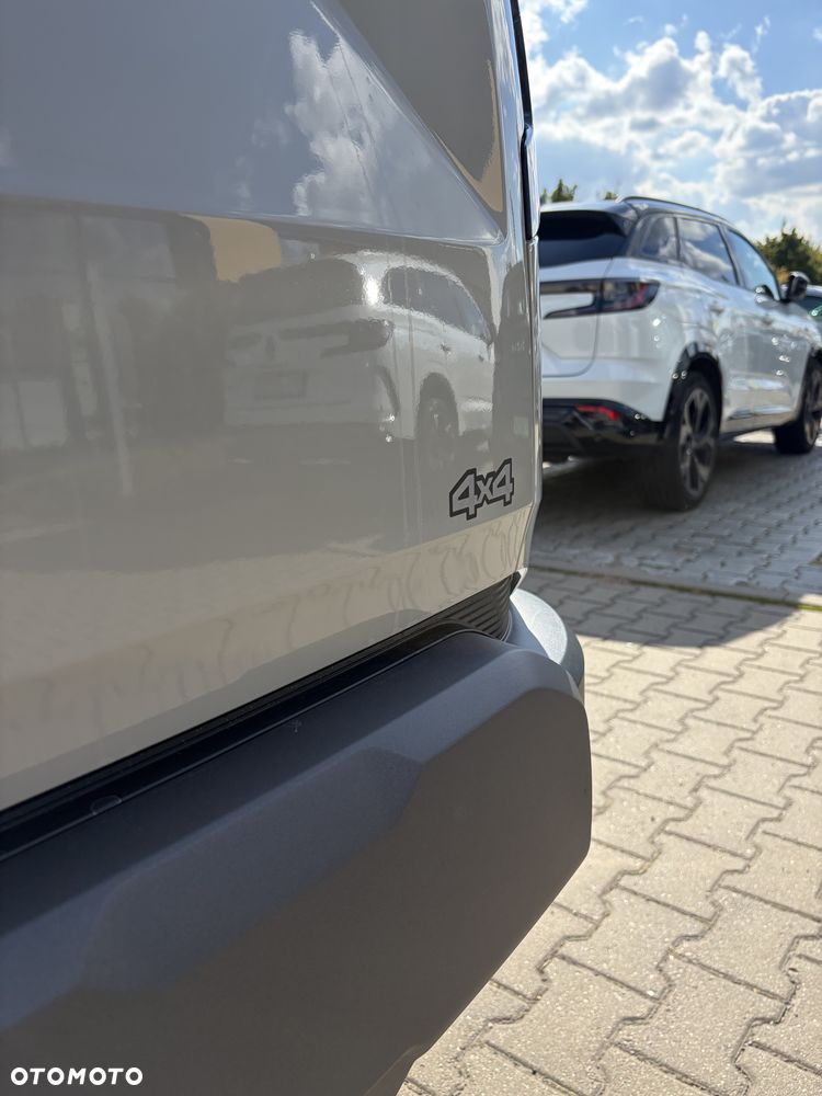 Dacia Duster 1.2 TCe Hybrid-G 150 Journey 4x4 - 11