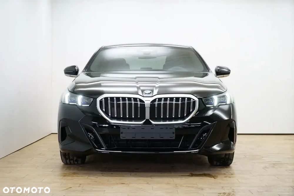 BMW Seria 5 520i mHEV M Sport - 3