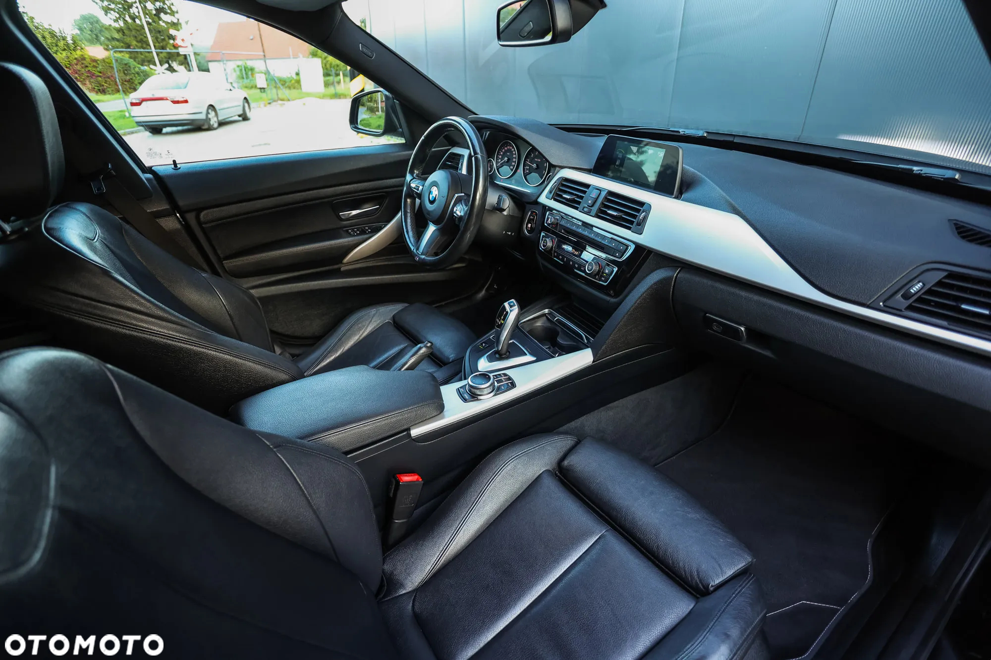 BMW 3GT 330i xDrive GT M Sport - 27