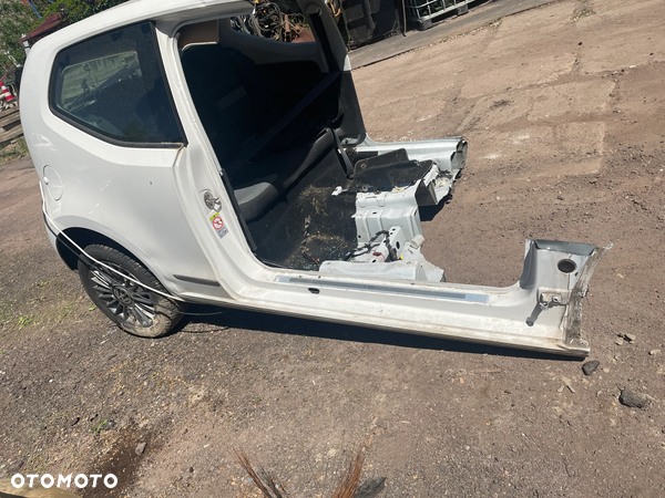 Próg VW Up  prawy wersja 3drzwi
