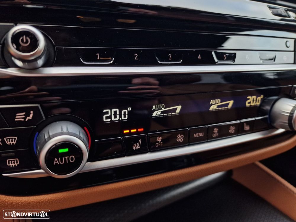 BMW 530 e Pack Desportivo M - 31