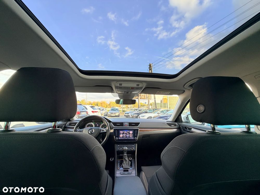 Skoda Superb 2.0 TDI SCR 4x4 Scout DSG - 17