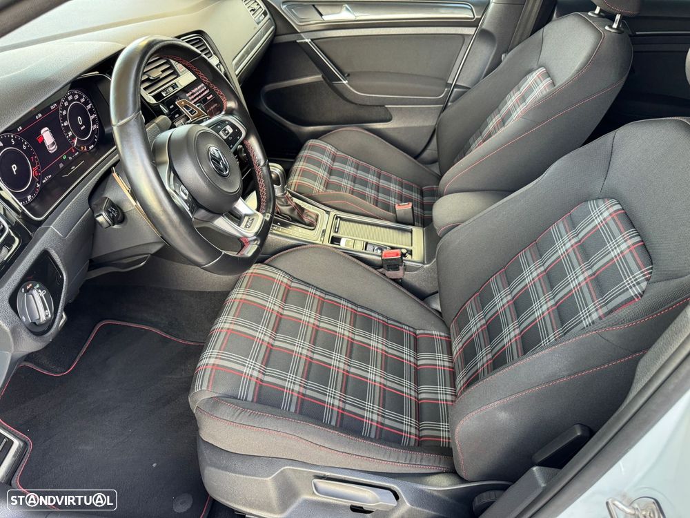 VW Golf 2.0 TSI GTI DSG Performance - 41