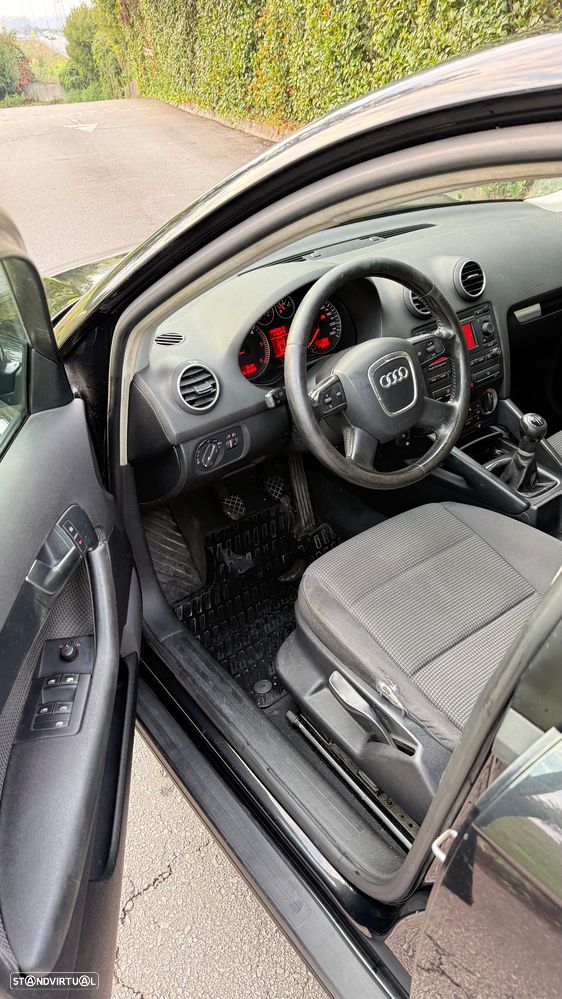 Audi A3 Sportback 1.9 TDi Ambiente - 8