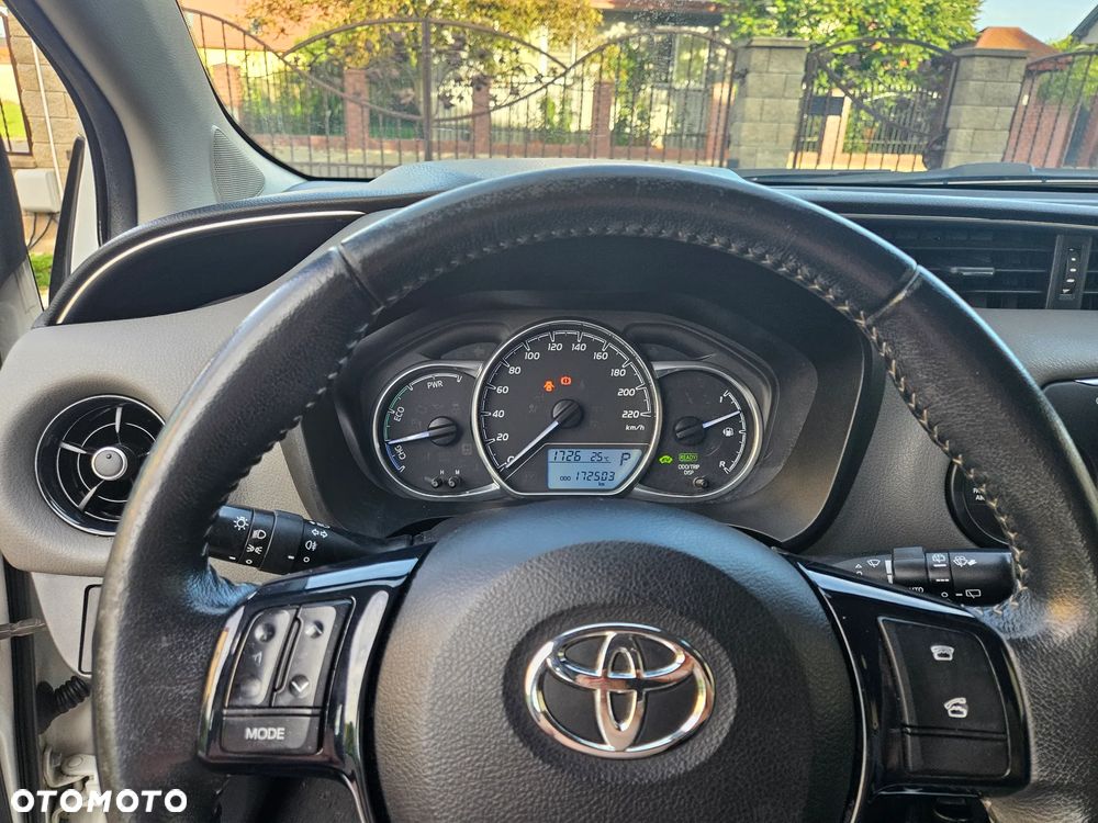 Toyota Yaris Hybrid 1.5 VVT-i Club - 24
