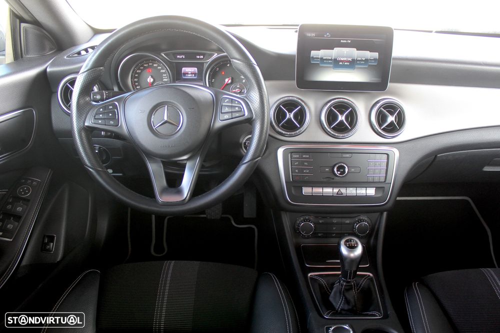 Mercedes-Benz CLA 180 d Shooting Brake Urban - 9