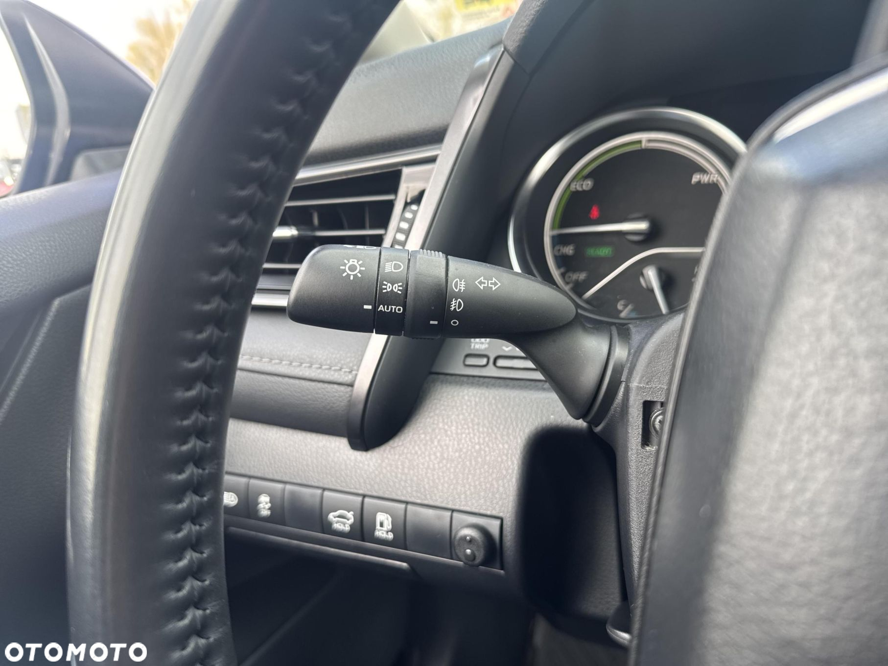 Toyota Camry 2.5 Hybrid Comfort CVT - 14