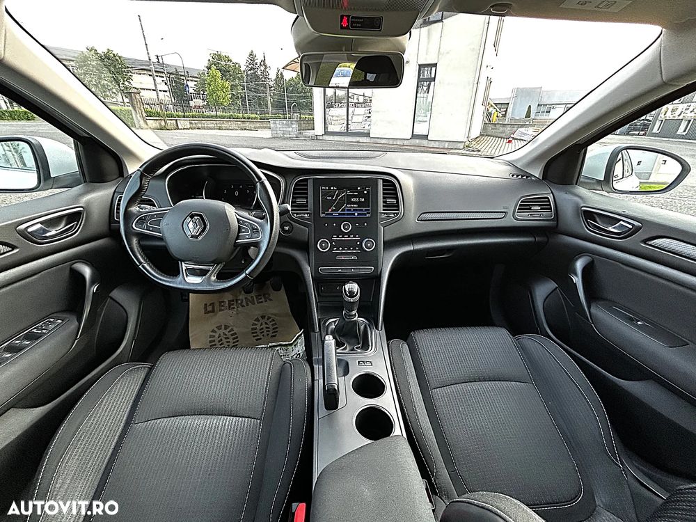 Renault Megane TCe 115 GPF LIMITED - 5
