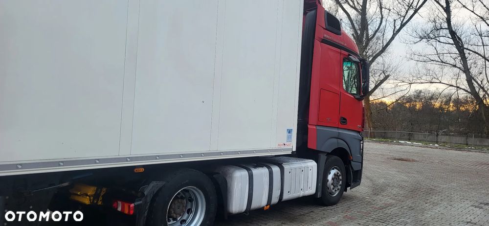 Mercedes-Benz Actros - 3