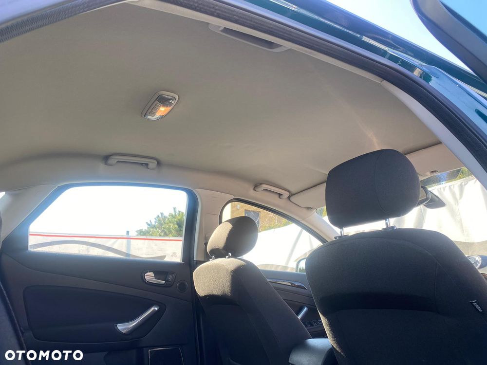 Ford Mondeo 2.0 TDCi Ghia - 38