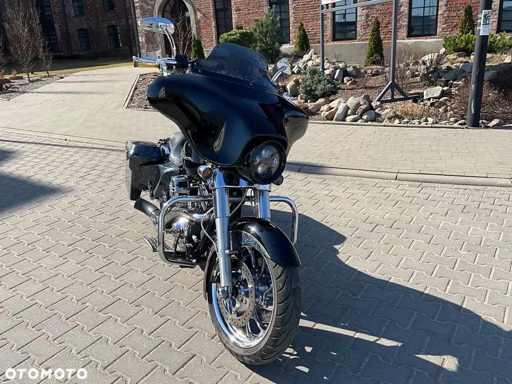 Harley-Davidson Touring Street Glide - 4