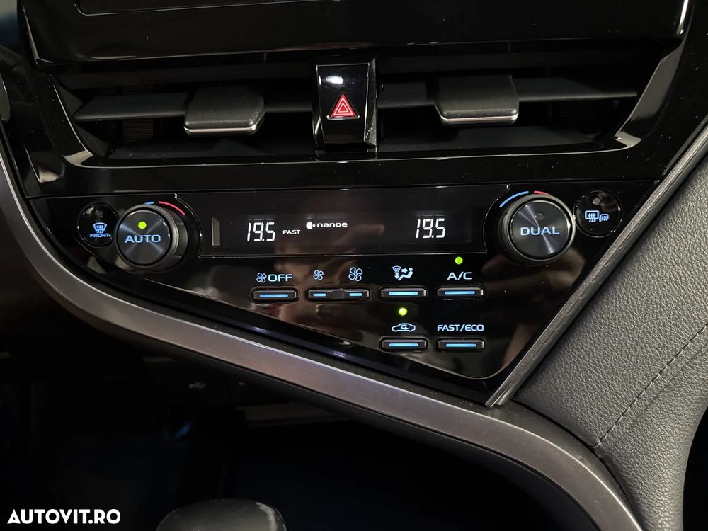 Toyota Camry - 18
