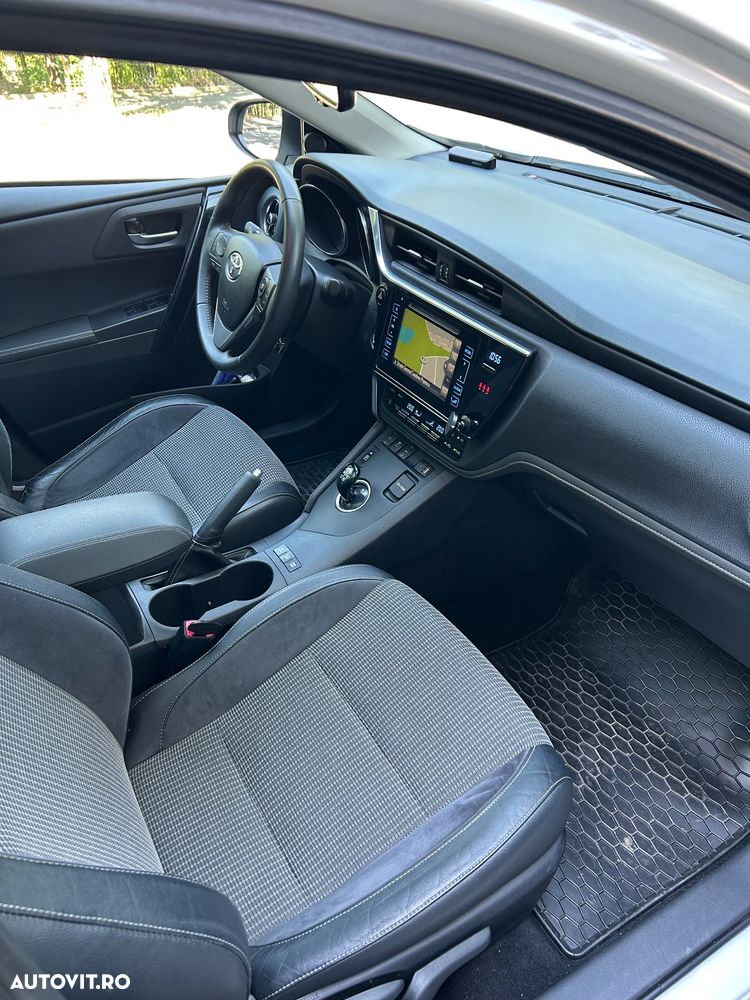 Toyota Auris 1.8 L VVT-i Sol+ - 14