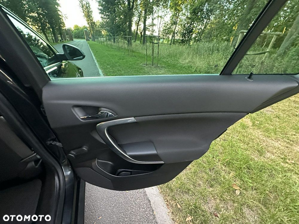 Opel Insignia - 25