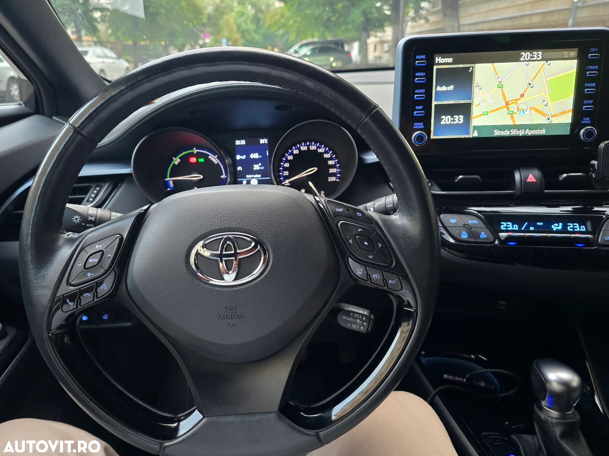 Toyota C-HR 1.8 Hybrid Team Deutschland - 12