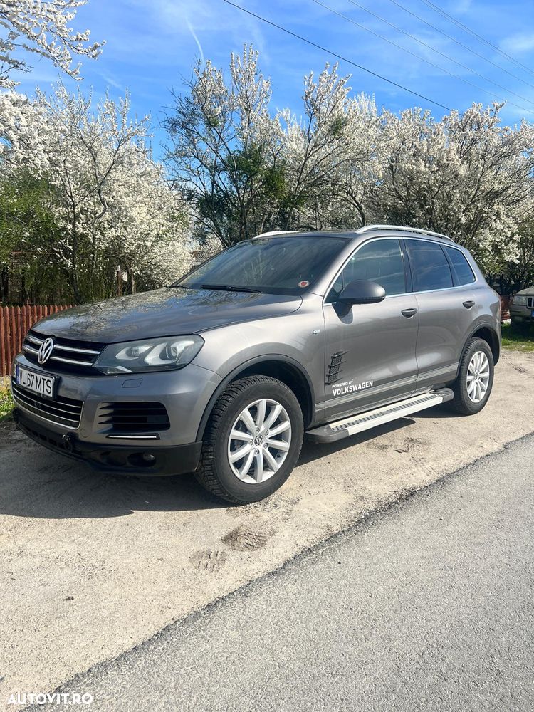 Volkswagen Touareg - 1
