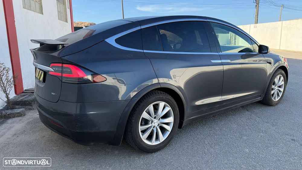 Tesla Model X 90D AWD - 8