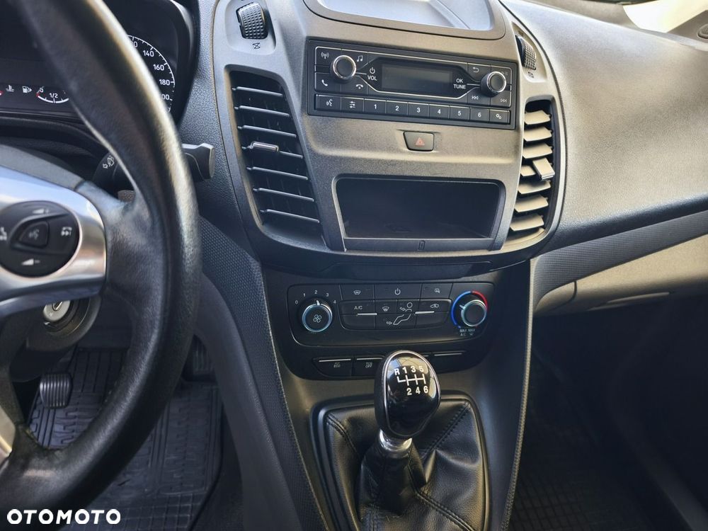 Ford Transit Connect - 19