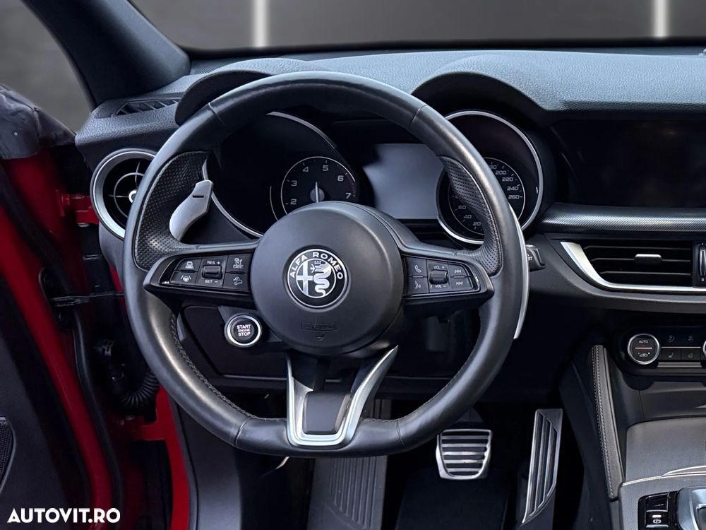 Alfa Romeo Stelvio 2.0 Turbo AWD AT8 Veloce - 13