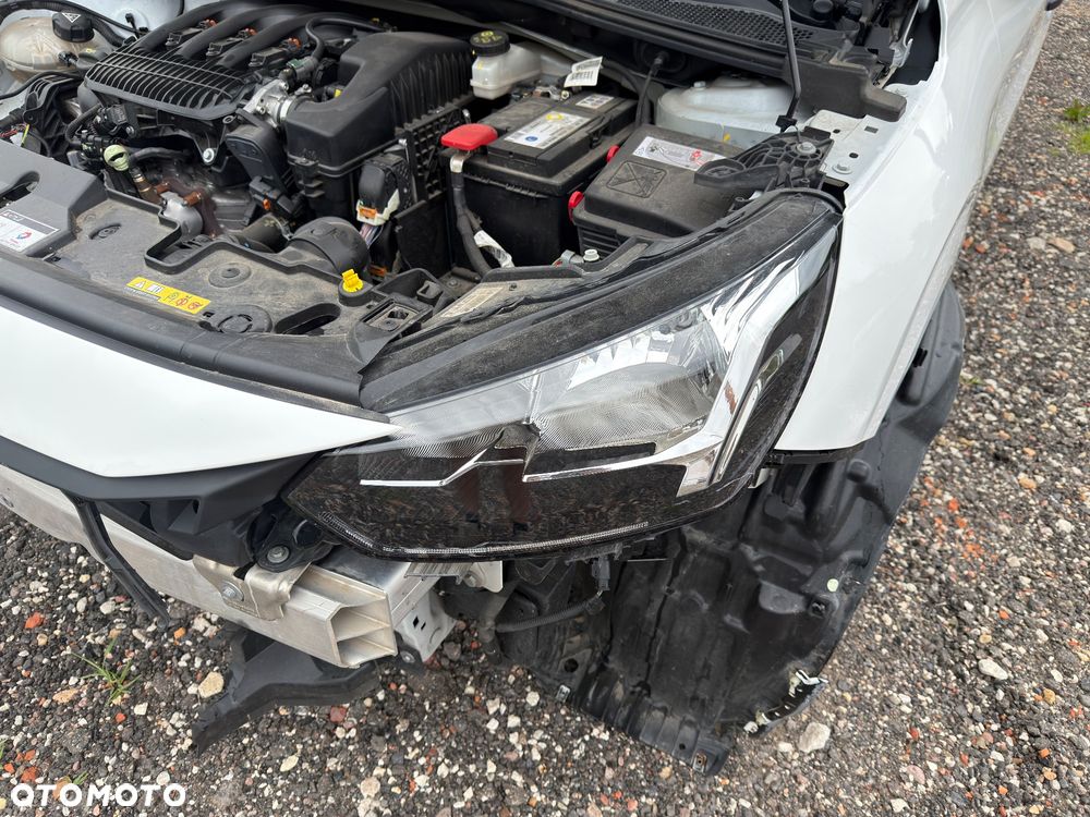 Peugeot 208 - 9