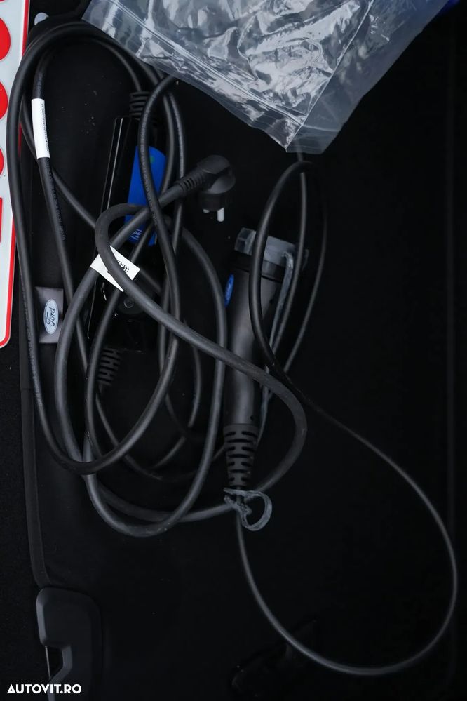 Ford Kuga 2.5 Duratec PHEV ST-LINE X - 21