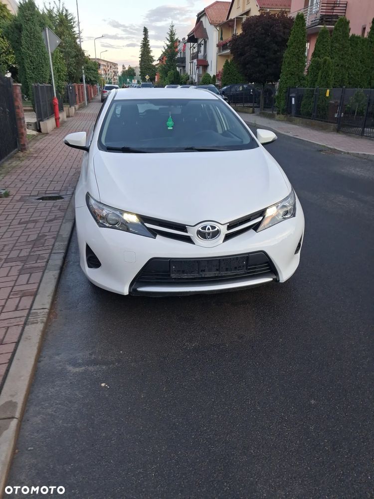 Toyota Auris 1.33 Dual-VVT-i - 2