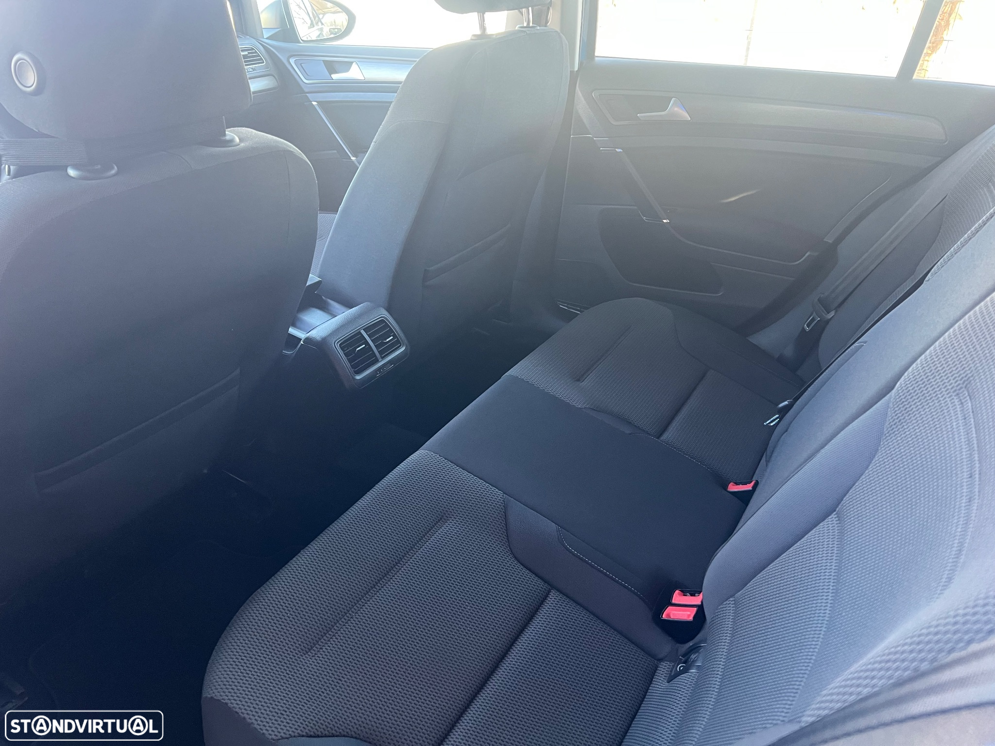 VW Golf 2.0 BlueTDI Highline - 14